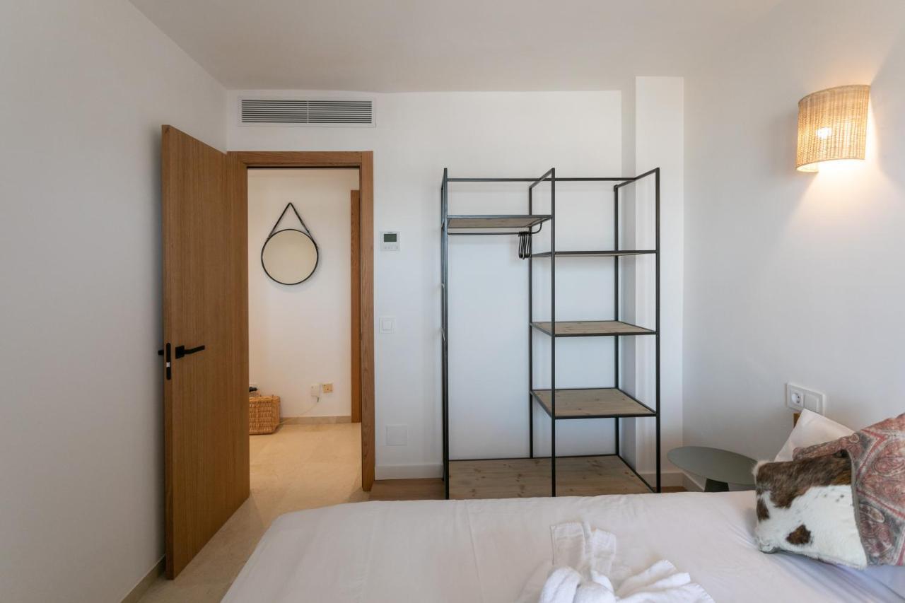 Beachfront Holiday Apartment Lotja 7 - Grupo Berna 콜로니아 산트 호르디 외부 사진