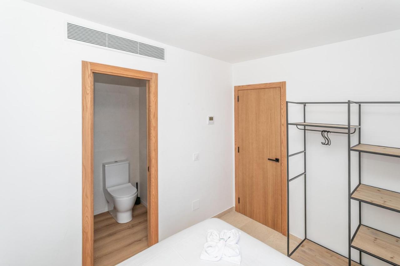 Beachfront Holiday Apartment Lotja 7 - Grupo Berna 콜로니아 산트 호르디 외부 사진